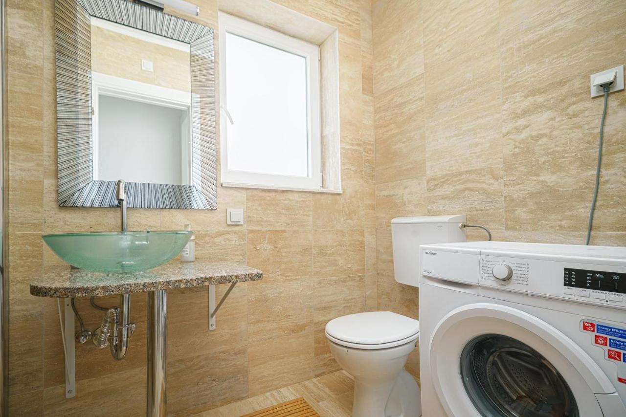 Vila Regina Apartment Paloma With Swimming Pool Jezera Εξωτερικό φωτογραφία