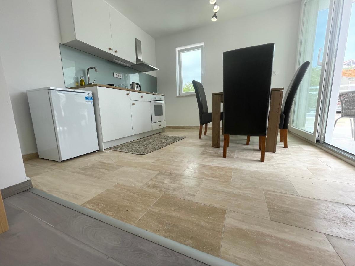 Vila Regina Apartment Paloma With Swimming Pool Jezera Εξωτερικό φωτογραφία